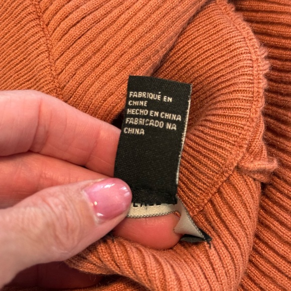 Turtleneck Backless Sweater Bodysuit - Picture 8 of 10